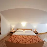 In With Seaview, Terrace, Air Condition, Wifi * Mundanije