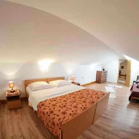In With Seaview, Terrace, Air Condition, Wifi Appartement *