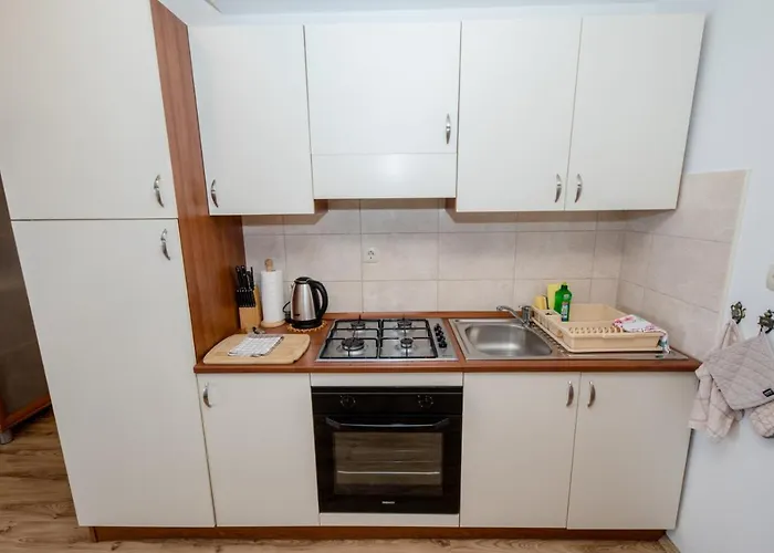 In With Seaview, Terrace, Air Condition, Wifi * Mundanije