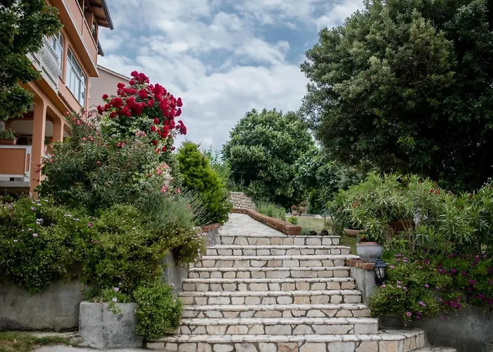 Appartamento In With Seaview, Terrace, Air Condition, Wifi Mundanije