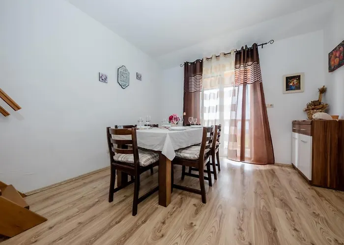 In With Seaview, Terrace, Air Condition, Wifi Appartamento Mundanije