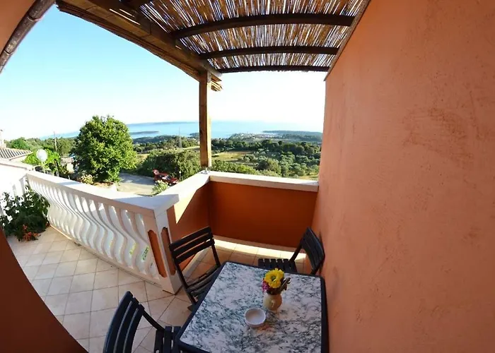 In With Seaview, Terrace, Air Condition, Wifi * Mundanije