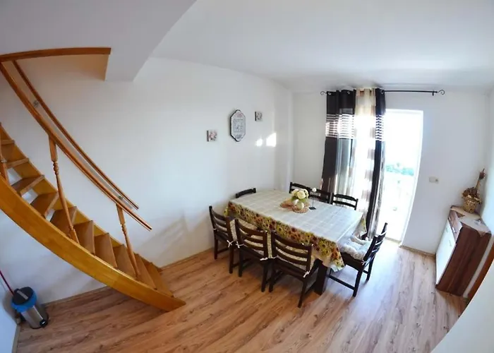 In With Seaview, Terrace, Air Condition, Wifi Appartamento