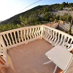 Apartman In With Seaview, Terrace, Air Condition, Wifi