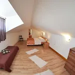 In With Seaview, Terrace, Air Condition, Wifi Mundanije