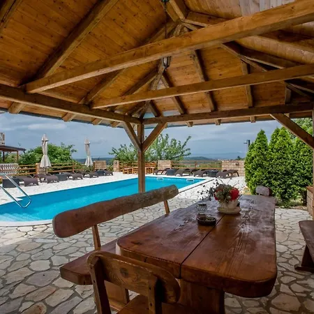 In With Seaview, Terrace, Air Condition, Wifi * Mundanije