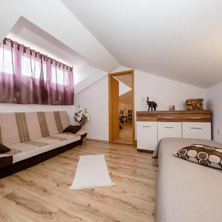 In With Seaview, Terrace, Air Condition, Wifi Appartamento Mundanije