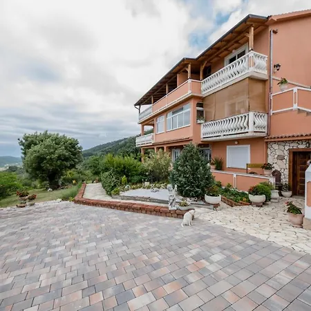 Apartment In With Seaview, Terrace, Air Condition, Wifi Mundanije