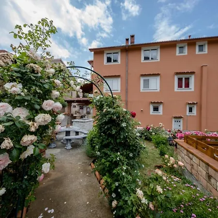 In With Seaview, Terrace, Air Condition, Wifi *