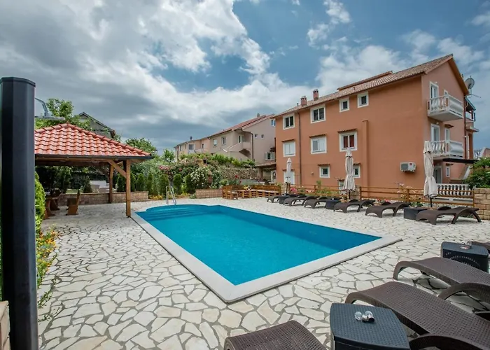 In With Seaview, Terrace, Air Condition, Wifi Appartement