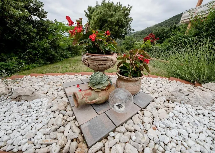 In With Seaview, Terrace, Air Condition, Wifi Appartement *