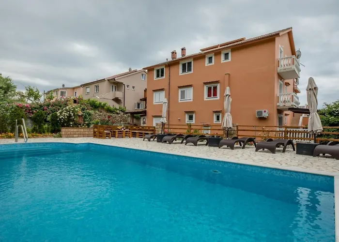Appartement In With Seaview, Terrace, Air Condition, Wifi Mundanije