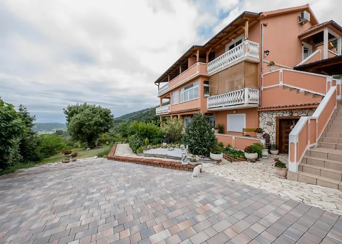 Appartement In With Seaview, Terrace, Air Condition, Wifi Mundanije