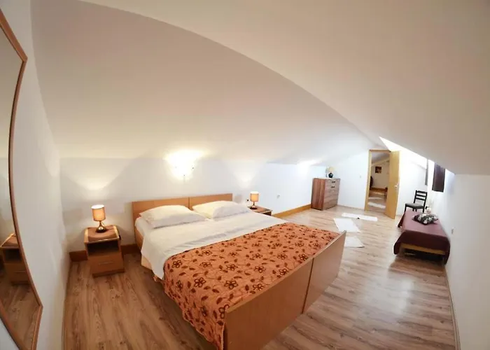 In With Seaview, Terrace, Air Condition, Wifi Appartement *