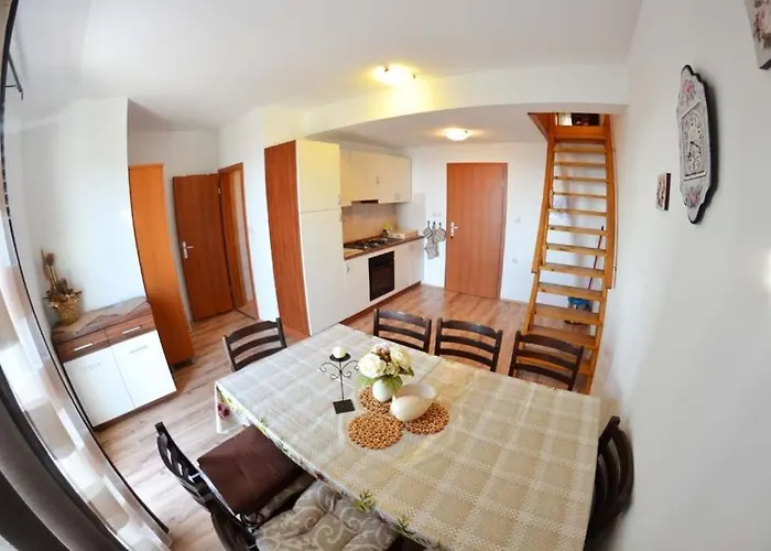 In With Seaview, Terrace, Air Condition, Wifi * Mundanije