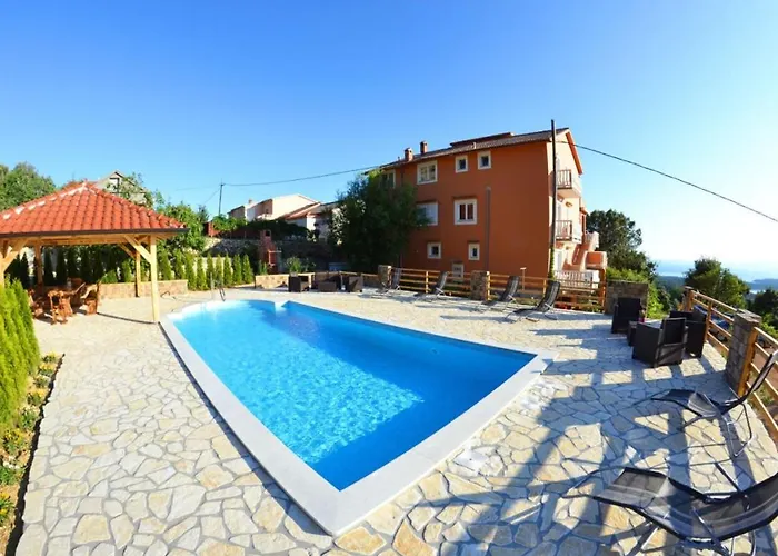 In With Seaview, Terrace, Air Condition, Wifi Appartement *